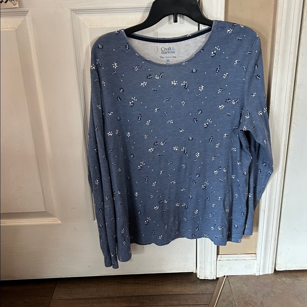 Croft & Barrow Women's Long Sleeve Blue Floral Top